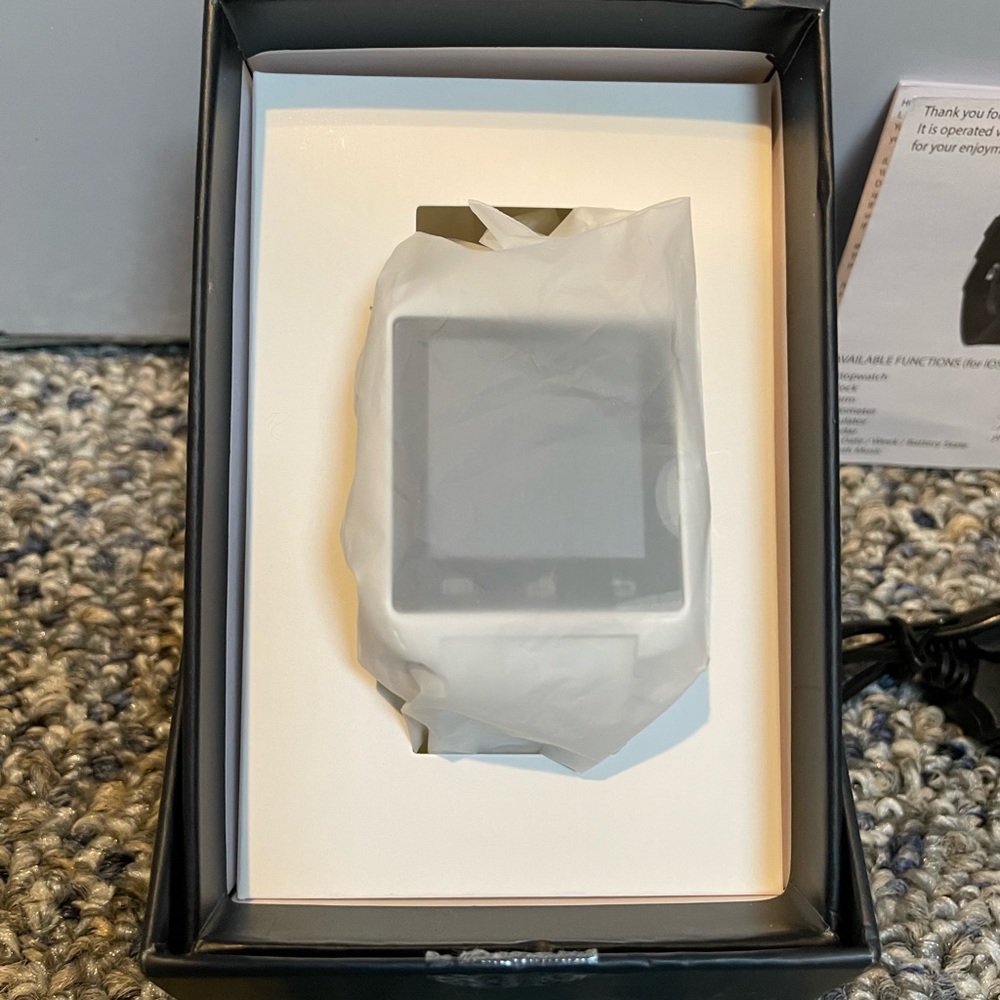 Smart watch Brand new never used .